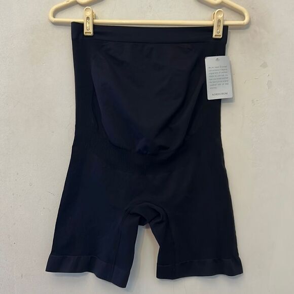 Ingrid & Isabel black maternity bike shorts Size L New - Picture 1 of 7